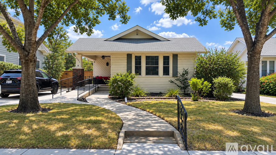 2022 West Kings Highway 2 Beds Single Family Home for Rent - Photo gallery 1