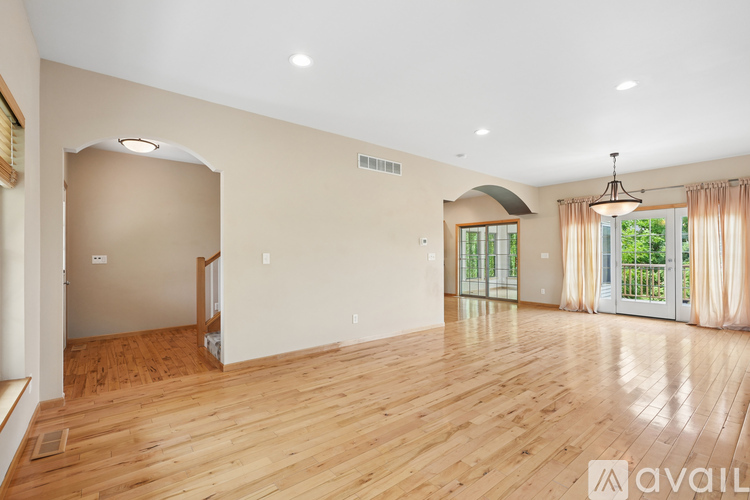 1721 12th Avenue 4 Beds Single Family Home for Rent - Photo gallery 3
