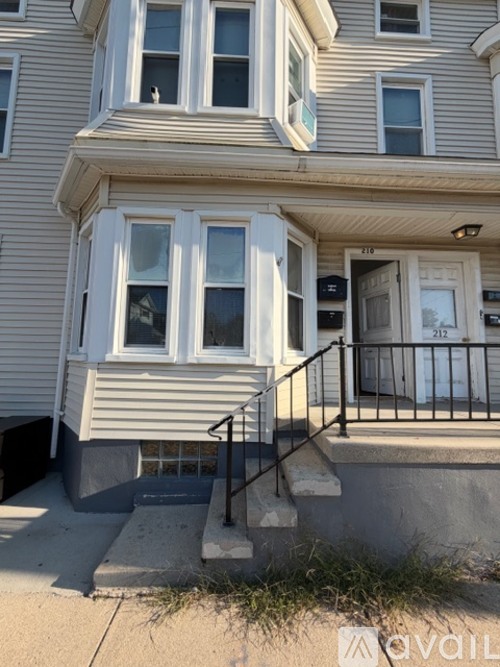 210 Globe St 2 Beds Apartment for Rent - Photo gallery 1