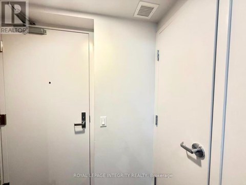 1812 - 105 CHAMPAGNE AVENUE 2 Beds Apartment for Rent