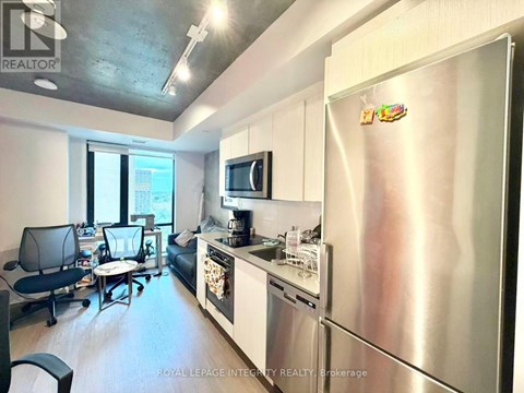 1812 - 105 CHAMPAGNE AVENUE 2 Beds Apartment for Rent