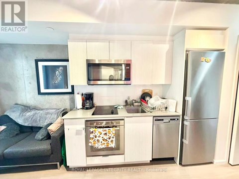 1812 - 105 CHAMPAGNE AVENUE 2 Beds Apartment for Rent