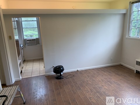 27 Oakland Avenue Studio Apartment for Rent