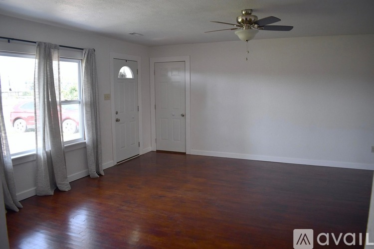 1619 W Fair Play St 3 Beds Apartment for Rent - Photo gallery 2
