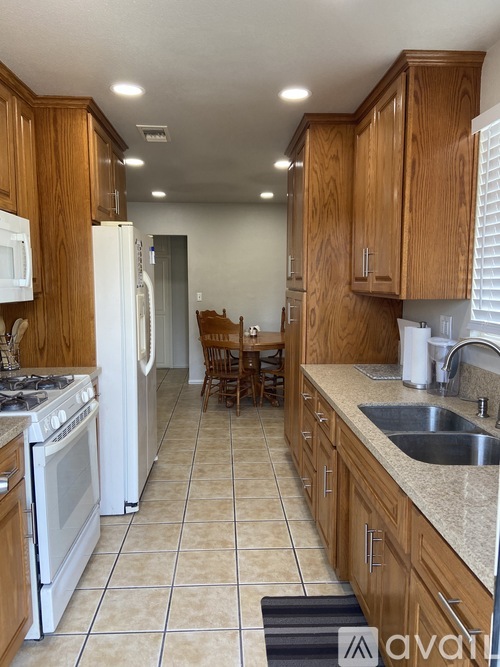 1032 W 125th St 1 Apartment for Rent - Photo gallery 5