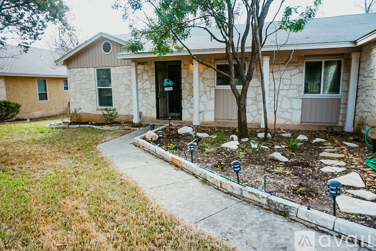 19923 Encino Briar 3 Beds Single Family Home for Rent - Photo gallery 3