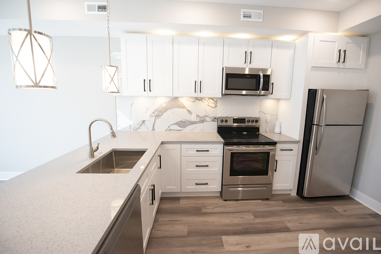 2835 W Oxford St 3 Beds Condo for Rent - Photo gallery 2