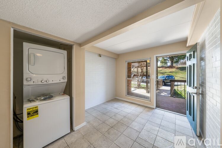 402 Berlin Dr 3 Beds Apartment for Rent - Photo gallery 2