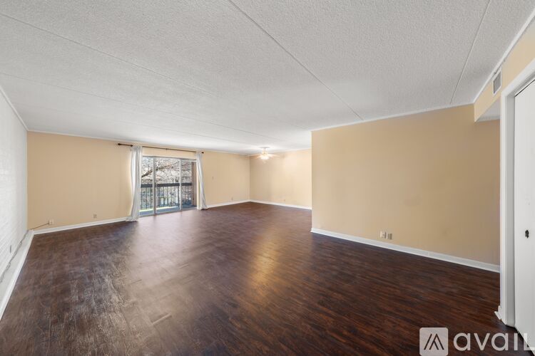 402 Berlin Dr 3 Beds Apartment for Rent - Photo gallery 3