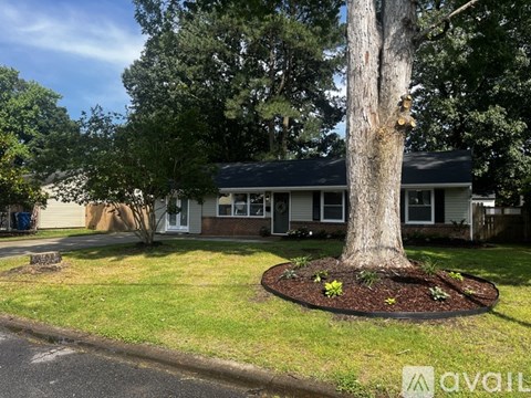 120 Onondaga Rd 4 Beds Apartment for Rent