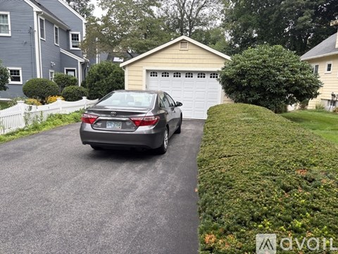 55 Newell Avenue 4 Beds Apartment for Rent