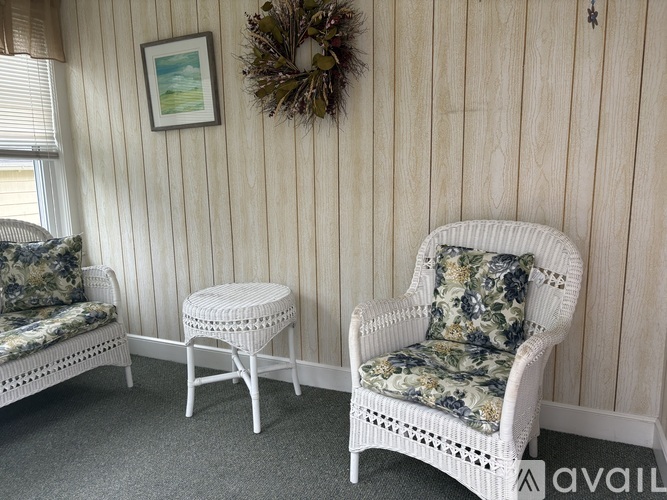 55 Newell Avenue 4 Beds Single Family Home for Rent - Photo gallery 5