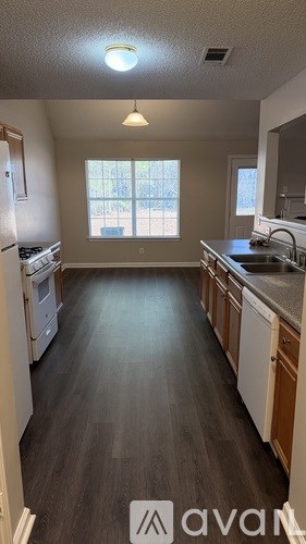372 Berkshire Pl 4 Beds Apartment for Rent