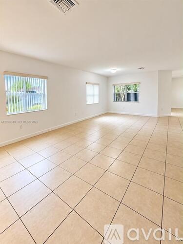 3663 NE 2Nd Ct 5 Beds Apartment for Rent