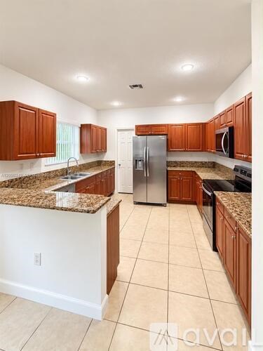 3663 NE 2Nd Ct 5 Beds Apartment for Rent