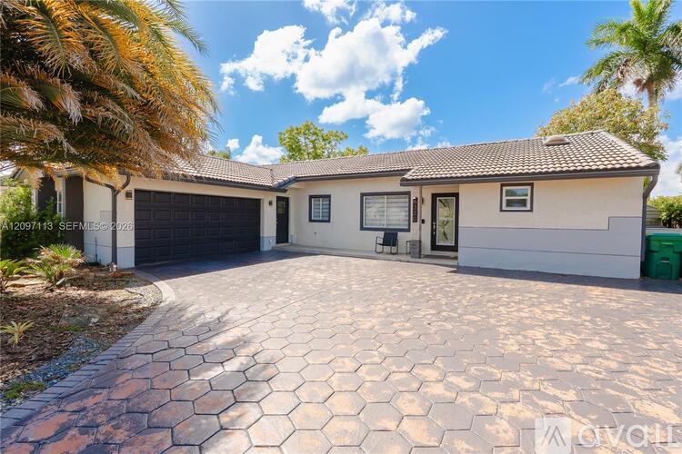 6320 NW 199th St 3 Beds Single Family Home for Rent - Photo gallery 3