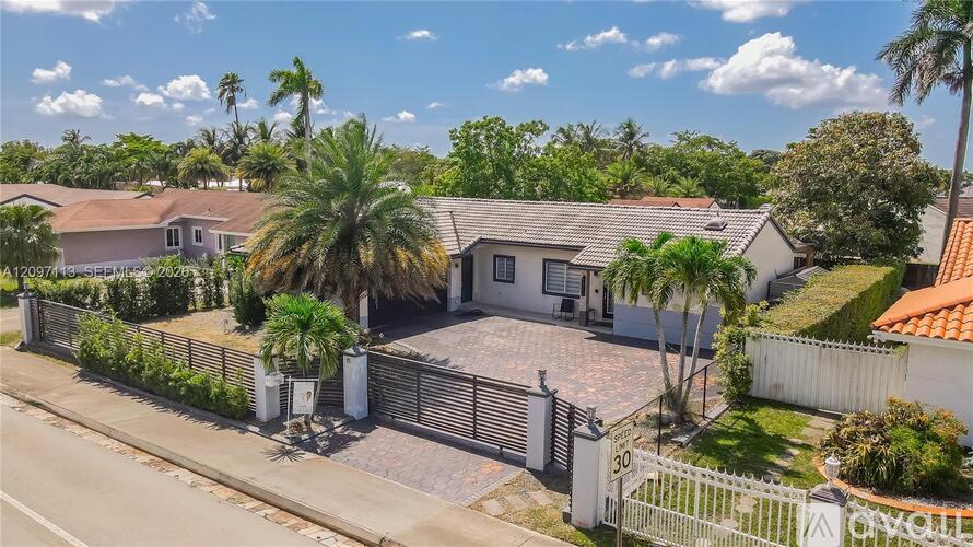 6320 NW 199th St 3 Beds Single Family Home for Rent - Photo gallery 4
