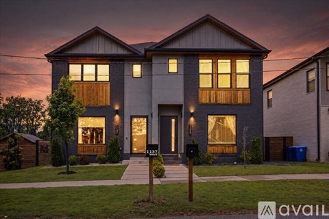 1137 NE Monroe St 3 Beds Apartment for Rent