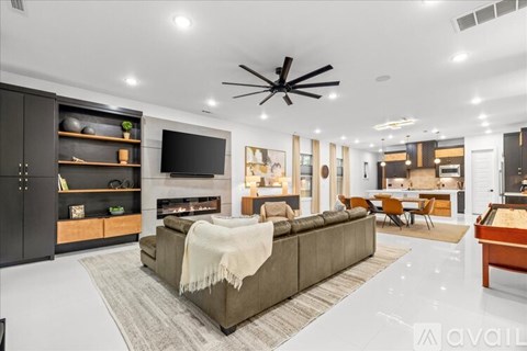 1137 NE Monroe St 3 Beds Apartment for Rent