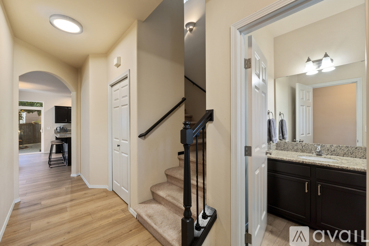 14611 46th Ave SE 4 Beds Single Family Home for Rent - Photo gallery 3