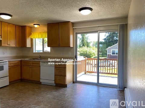 10322 29Th St E 2 Beds Apartment for Rent