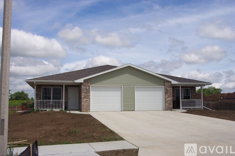 521 Landmann St. 2 Beds Apartment for Rent - Photo gallery 1