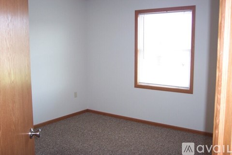 521 Landmann St. 2 Beds Apartment for Rent