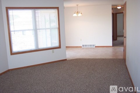 521 Landmann St. 2 Beds Apartment for Rent
