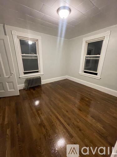 81 Kirtland St 2 Beds Apartment for Rent