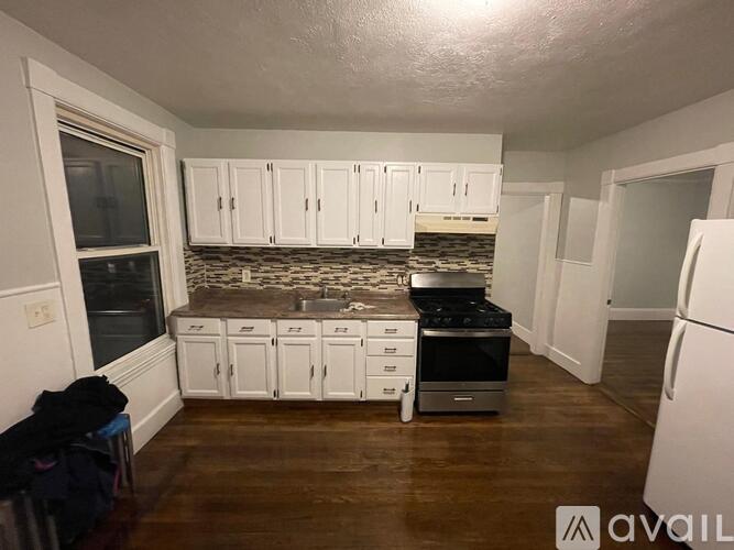 81 Kirtland St 2 Beds Apartment for Rent - Photo gallery 4
