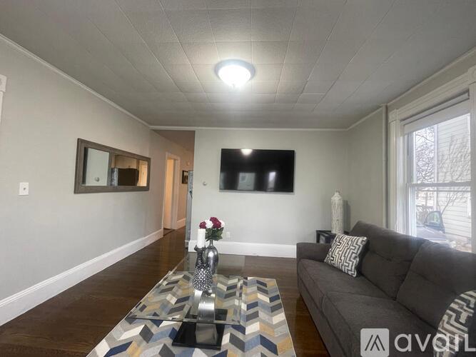81 Kirtland St 2 Beds Apartment for Rent - Photo gallery 2