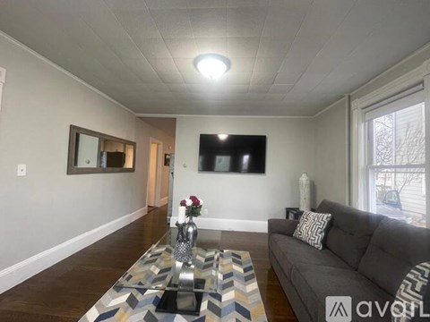 81 Kirtland St 2 Beds Apartment for Rent