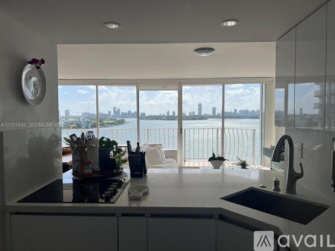 7601 E Treasure Dr 2 Beds Condo for Rent - Photo gallery 3