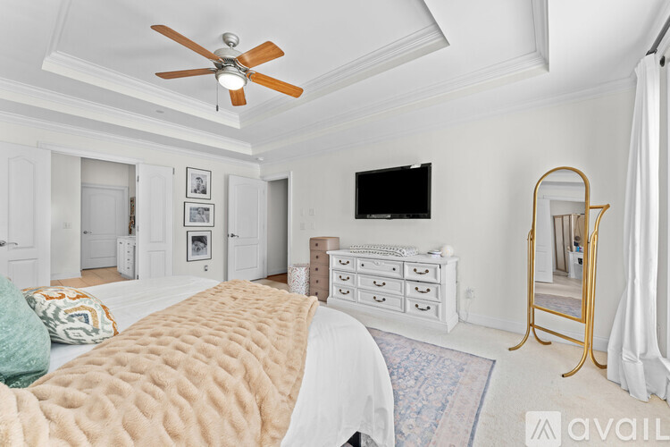 100 Cutler Way 5 Beds Single Family Home for Rent - Photo gallery 2