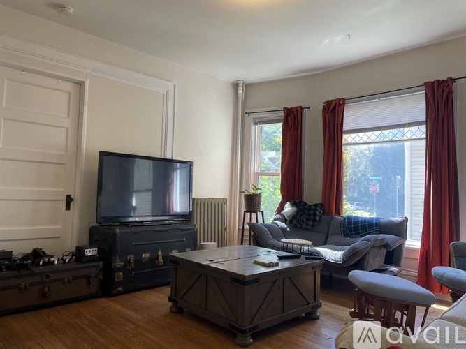 832 E Gorham St 3 Beds Apartment for Rent - Photo gallery 2