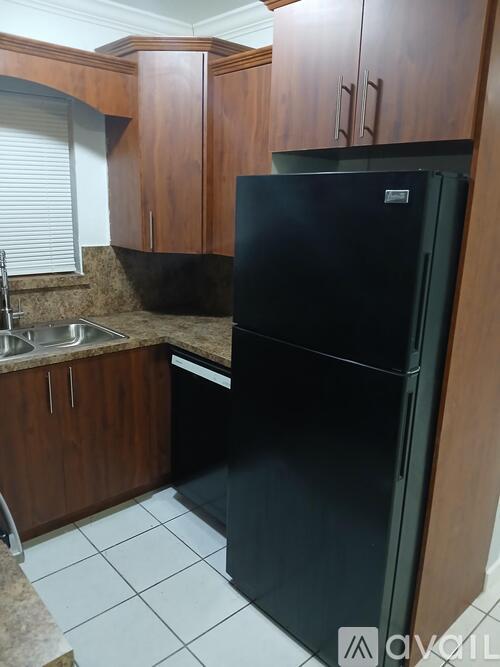 1925 Madison St 1 Apartment for Rent - Photo gallery 3