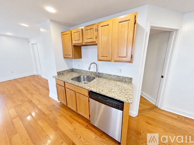 22 Fisher Ave 6 Beds Townhouse for Rent - Photo gallery 1