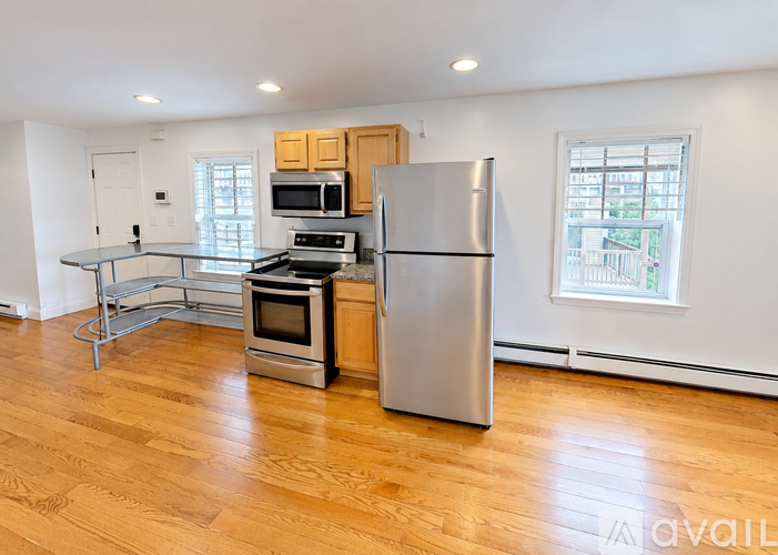 22 Fisher Ave 6 Beds Townhouse for Rent - Photo gallery 3