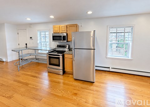 22 Fisher Ave 6 Beds Apartment for Rent