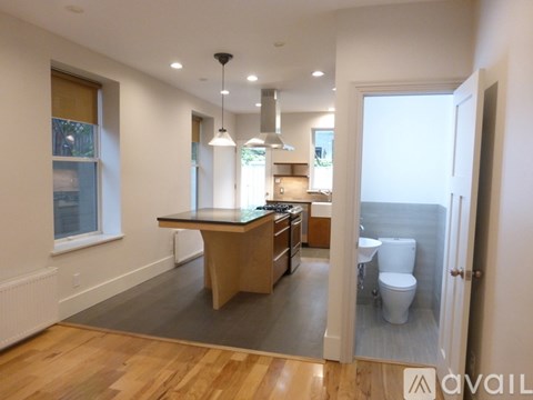 2210 Poplar Street 4 Beds Apartment for Rent
