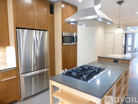 2210 Poplar Street 4 Beds Apartment for Rent