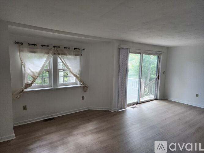 24 Fawn Road 6 Beds Single Family Home for Rent - Photo gallery 2