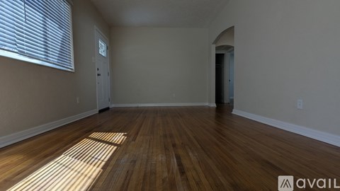 501 37Th Ave NE 2 Beds Apartment for Rent
