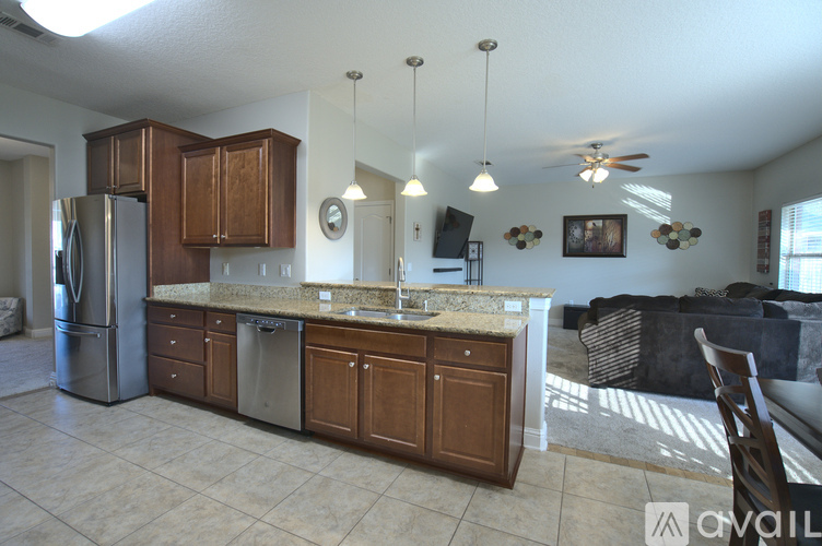 3060 Crown Creek Cir 5 Beds Single Family Home for Rent - Photo gallery 3