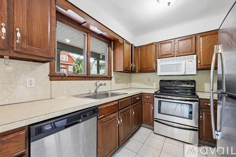 77 Firglade Avenue 4 Beds Apartment for Rent