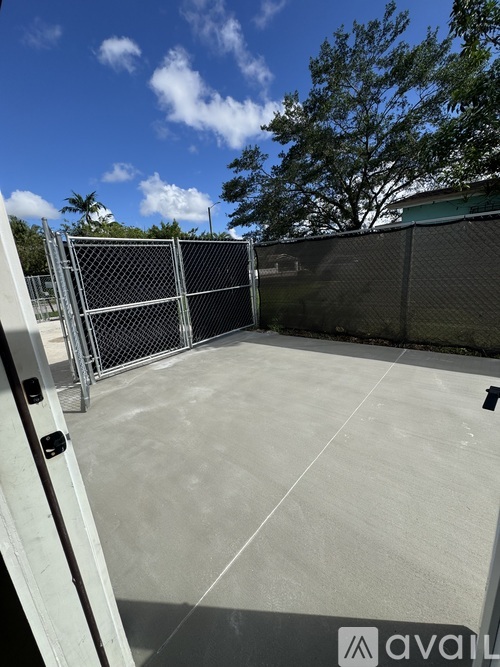 736 Northwest 8th Avenue 1 Apartment for Rent - Photo gallery 2