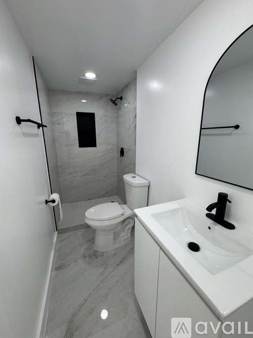736 Northwest 8th Avenue 1 Apartment for Rent - Photo gallery 3