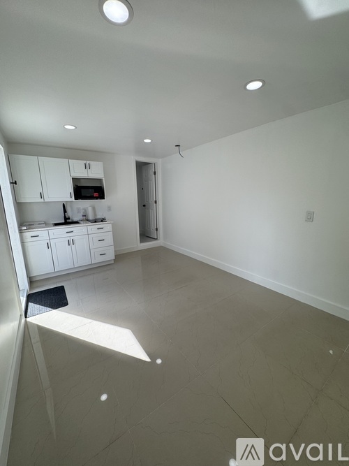736 Northwest 8th Avenue 1 Apartment for Rent - Photo gallery 5