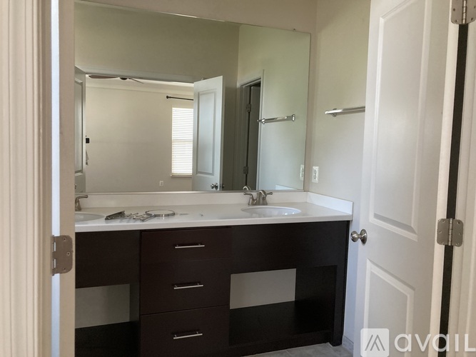 22810 Goldsborough Terrace 4 Beds Townhouse for Rent - Photo gallery 1