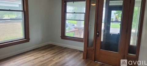 138 Vennum Avenue 2 Beds Apartment for Rent